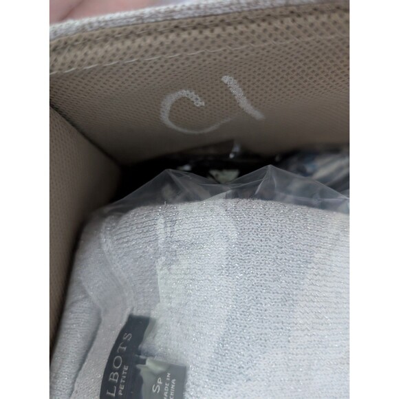 Talbots Sleeveless Silver Metallic Sweater Small Petite - Picture 8 of 8